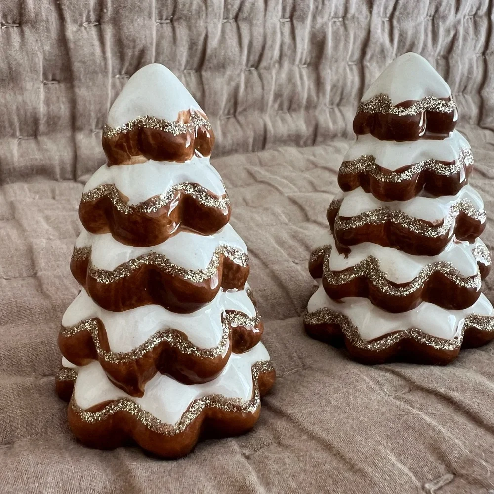 NWT Target Bullseye Ceramic Frosted Mini Gingerbread Christmas Trees Set of 2